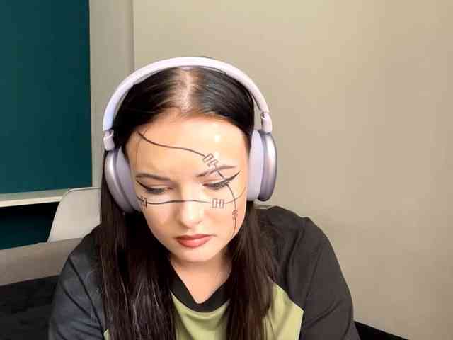 Modèle: DaynaHosler