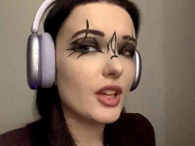 DaynaHosler webcam
