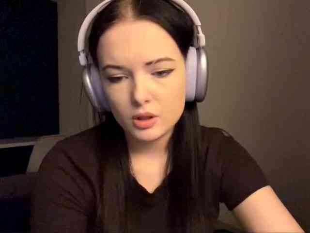 DaynaHosler webcam