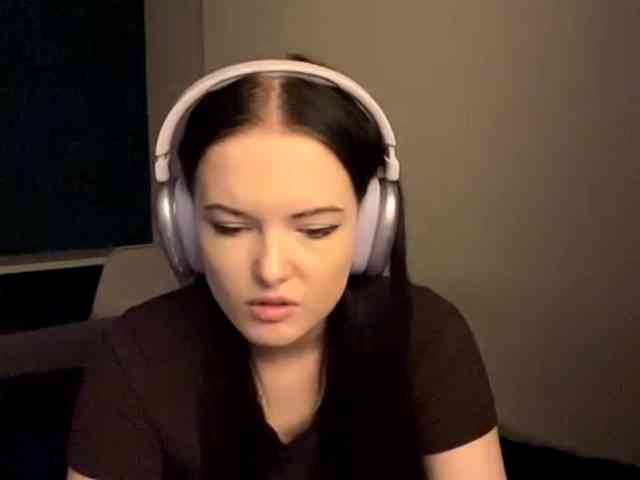 DaynaHosler webcam
