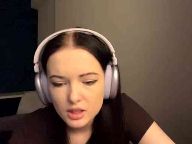 DaynaHosler webcam