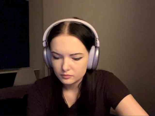 DaynaHosler webcam
