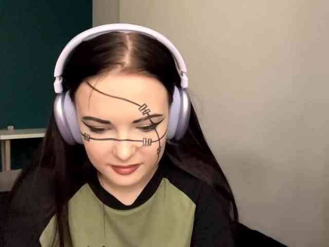 DaynaHosler webcam