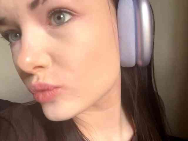 DaynaHosler webcam