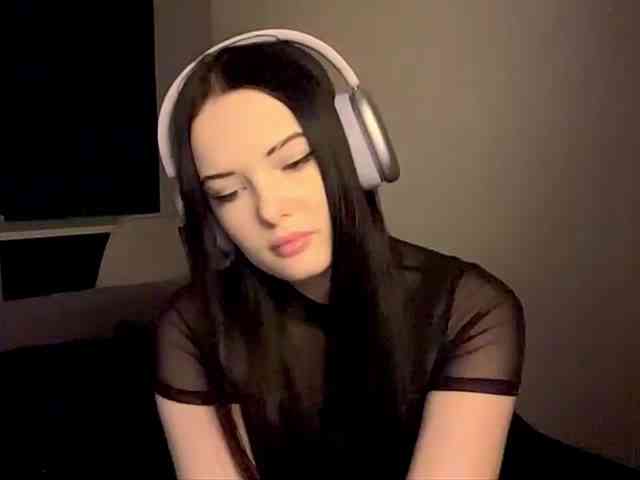 DaynaHosler webcam