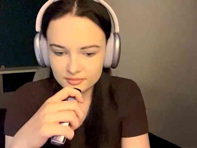 DaynaHosler webcam