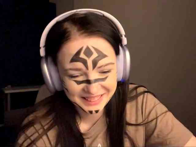 DaynaHosler webcam