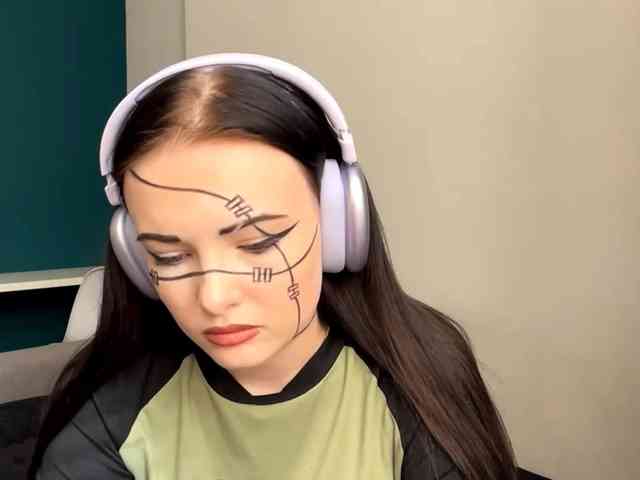 Modèle: DaynaHosler