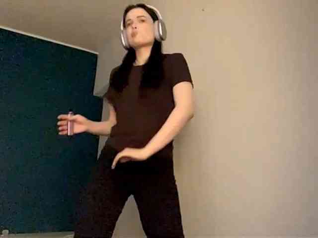Modèle: DaynaHosler