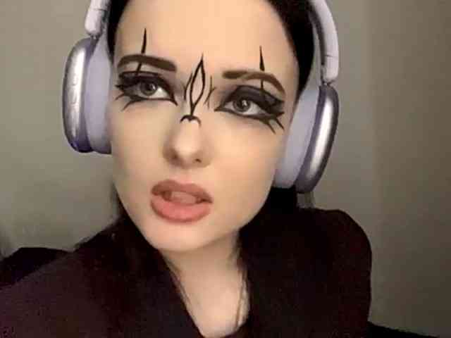 DaynaHosler webcam