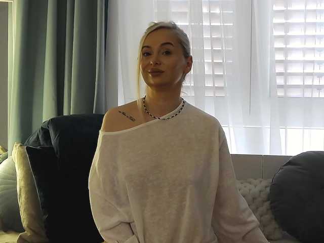 OrianaWade live webcam show