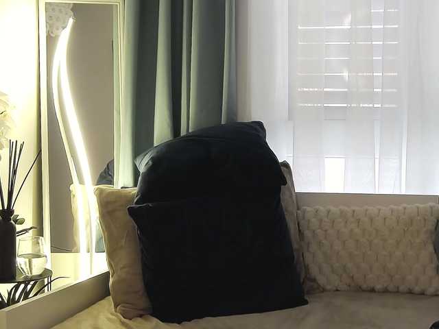 OrianaWade live cam on BongaCams