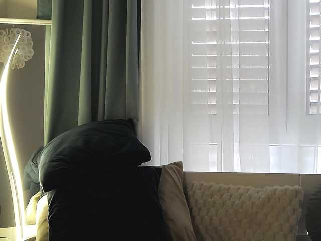OrianaWade live cam on BongaCams