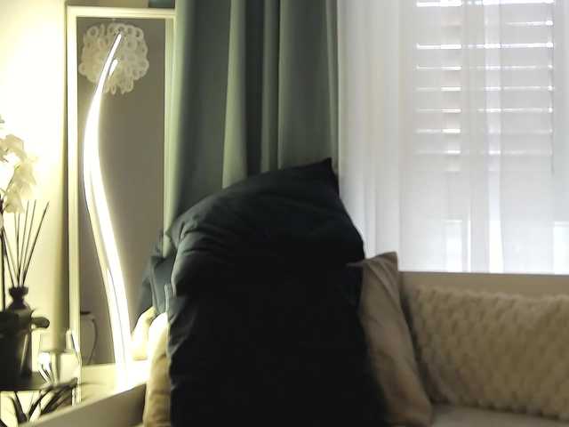 OrianaWade live cam on BongaCams