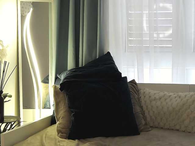 OrianaWade live cam on BongaCams