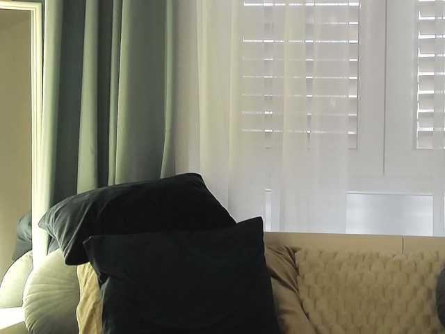 OrianaWade live webcam show
