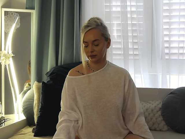 OrianaWade live webcam show