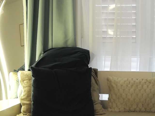 OrianaWade live cam on BongaCams