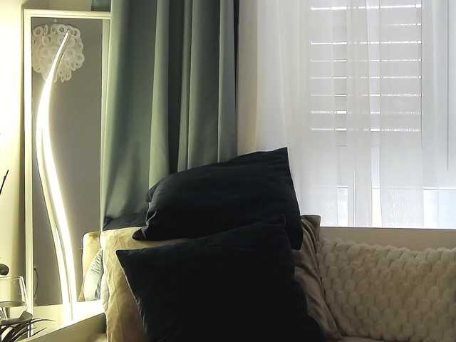 OrianaWade live cam on BongaCams