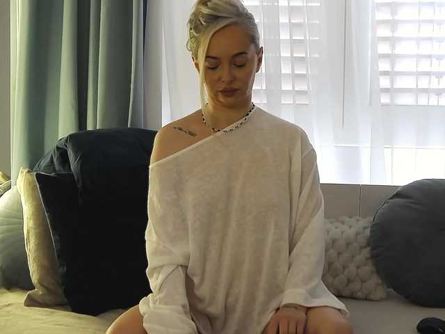 OrianaWade live webcam show