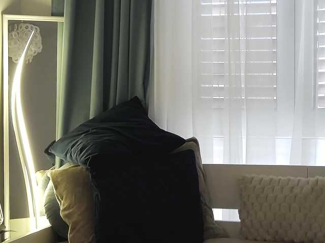OrianaWade live cam on BongaCams