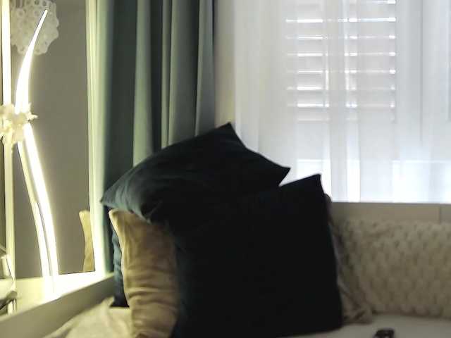 OrianaWade live cam on BongaCams