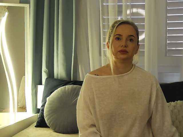OrianaWade live cam on BongaCams