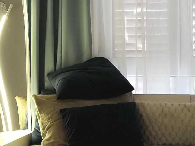 OrianaWade live cam on BongaCams