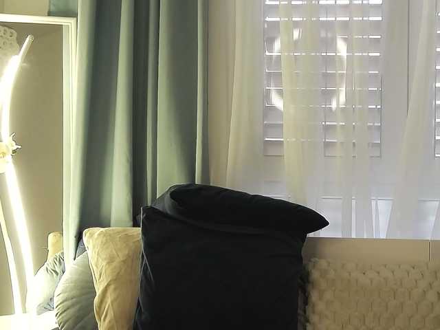 OrianaWade live cam on BongaCams
