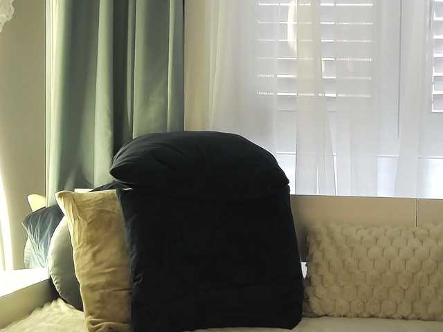 OrianaWade live cam on BongaCams