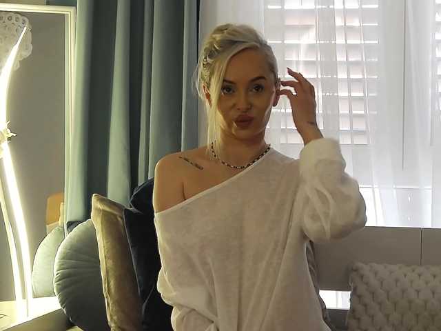 OrianaWade live webcam show