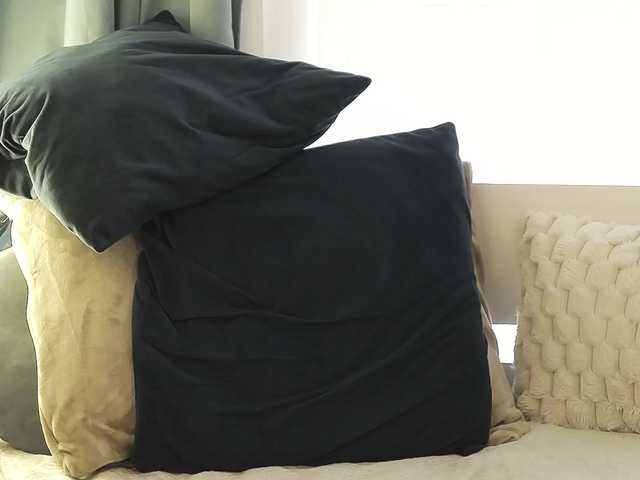 OrianaWade live cam on BongaCams