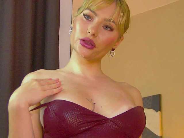MisshaNight live cam on BongaCams