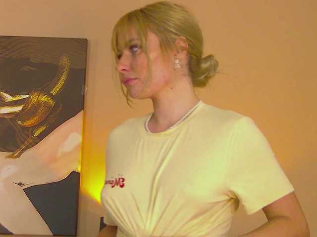 MisshaNight live webcam show