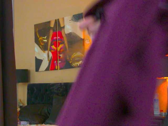MisshaNight live cam preview