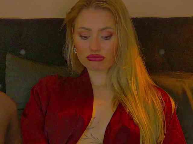 MisshaNight webcam