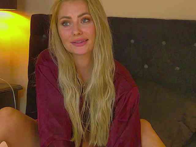 MisshaNight webcam