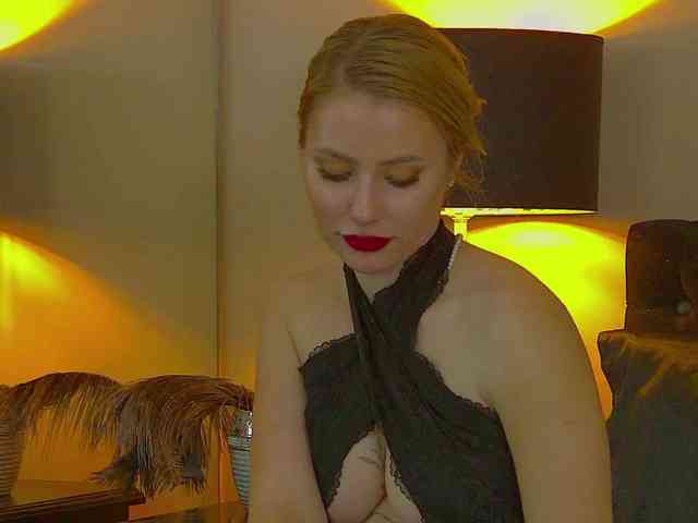 MisshaNight webcam
