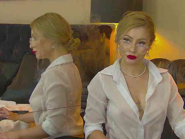 MisshaNight webcam