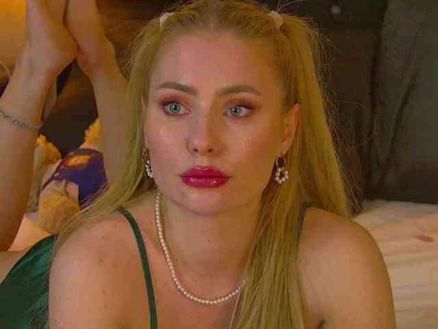 MisshaNight webcam