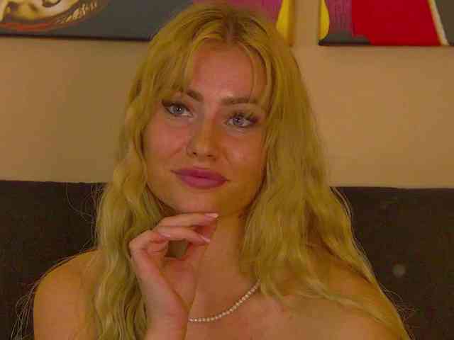 MisshaNight webcam