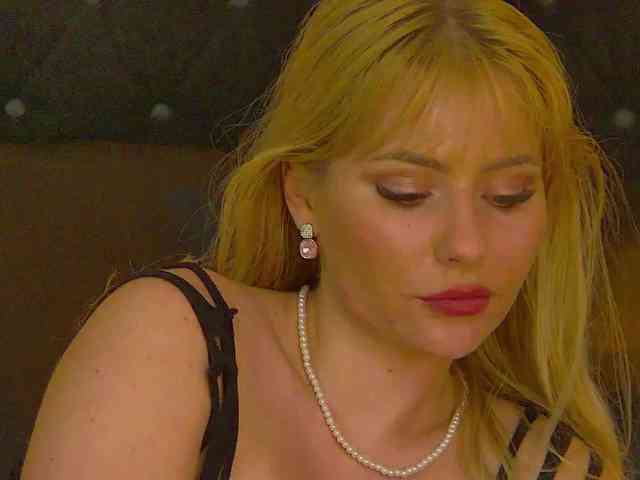 MisshaNight webcam