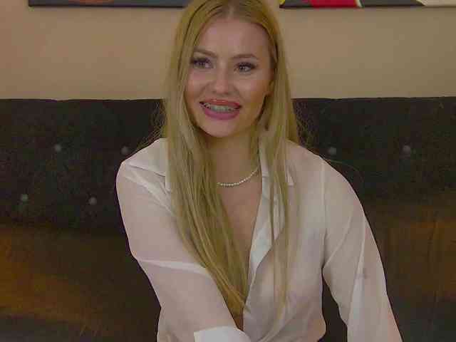 MisshaNight webcam