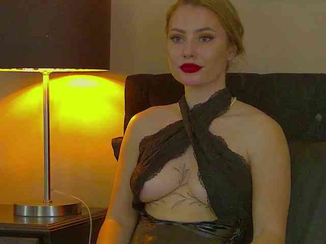 MisshaNight webcam