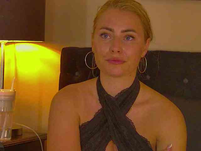 MisshaNight webcam