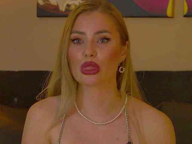 MisshaNight webcam