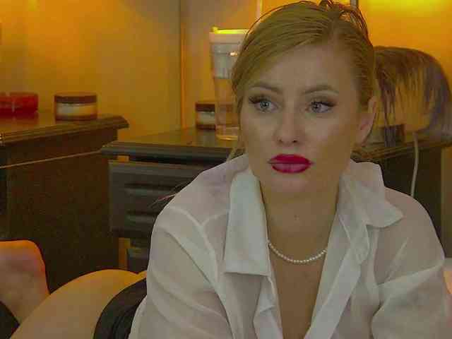MisshaNight webcam