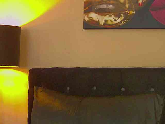 MisshaNight webcam