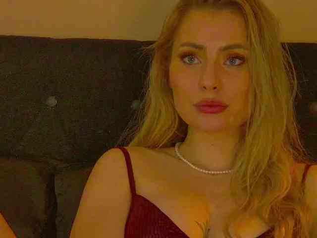 MisshaNight webcam