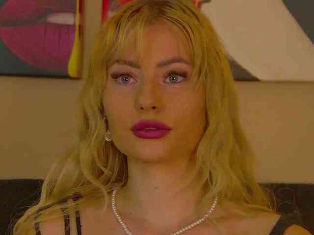 MisshaNight webcam